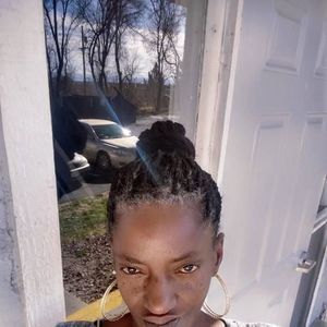 Meet your Posher, Helen